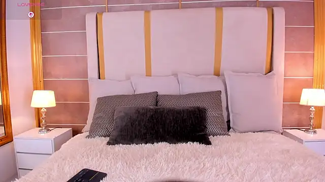 laurencarter1 online show from April 7, 2026, 11:17 pm