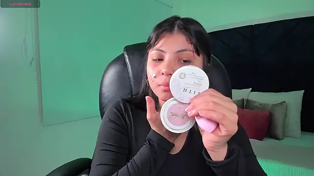 abby roux online show from October 31, 2025, 3:14 am