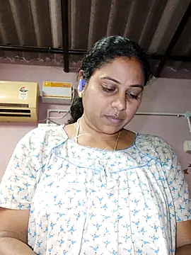 JENNIFERtamil online show from April 25, 2026, 7:55 am