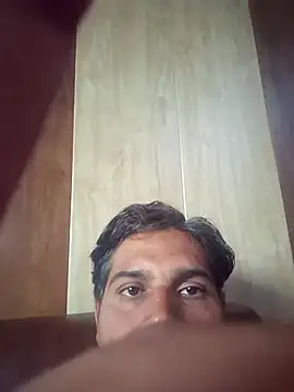 johnny8731 online show from December 14, 2025, 9:48 am