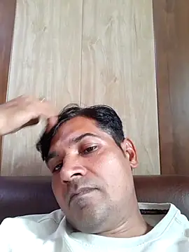 Snapshot of johnny8731 chatting on July 19, 2026, 5:27 am johnny8731 online show from July 19, 2026, 5:27 am