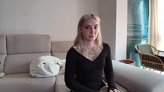 Snapshot of tattoobbgirl chatting on February 10, 2026, 1:10 pm tattoobbgirl online show from February 10, 2026, 1:10 pm