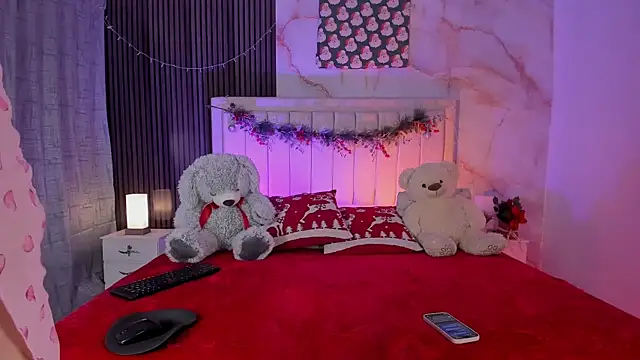 peachandtyron  online show from February 6, 2026, 4:19 am