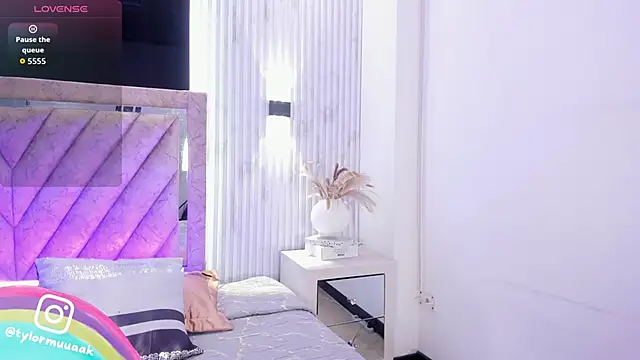 Taylor Harveey online show from December 4, 2025, 8:41 pm