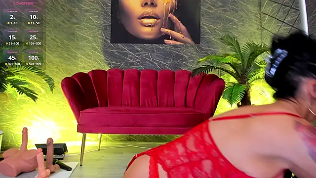 Snapshot of IzabelaTessa chatting on May 2, 2026, 7:08 pm IzabelaTessa online show from May 2, 2026, 7:08 pm
