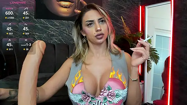 IzabelaTessa online show from November 13, 2025, 8:13 pm