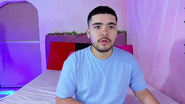  mia and mike  online show from October 7, 2025, 2:18 pm