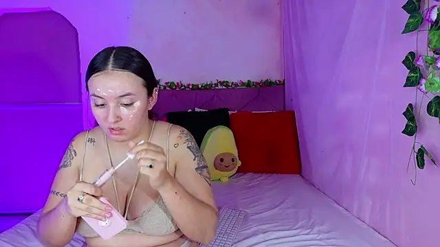  mia and mike  online show from October 17, 2025, 1:02 pm