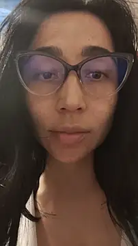 Snapshot of Elowyn chatting on May 30, 2026, 1:34 am Elowyn online show from May 30, 2026, 1:34 am