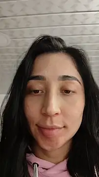 Elowyn online show from April 26, 2026, 2:09 am