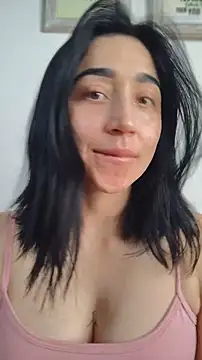 Snapshot of Elowyn chatting on May 9, 2026, 9:29 pm Elowyn online show from May 9, 2026, 9:29 pm