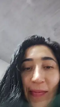 Elowyn online show from April 26, 2026, 5:32 pm