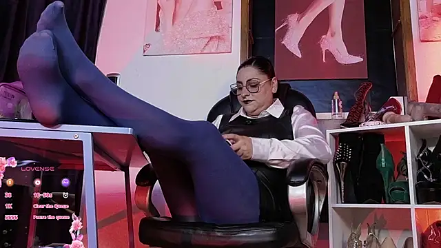 LuanaDabbraccio online show from May 12, 2026, 5:19 pm