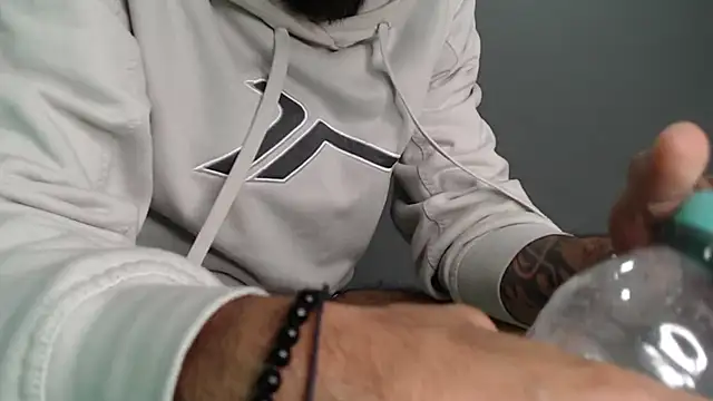 Snapshot of bigdick_monster1 chatting on October 14, 2025, 10:16 am bigdick monster1 online show from October 14, 2025, 10:16 am