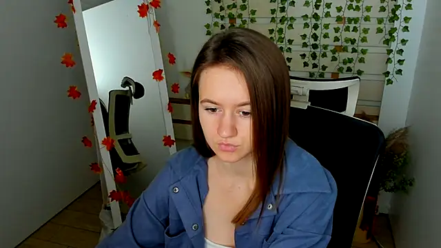 Catherine e online show from October 8, 2025, 6:19 pm