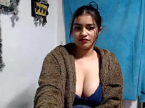 Snapshot of AlanaHotxx chatting on November 28, 2025, 7:41 am AlanaHotxx online show from November 28, 2025, 7:41 am