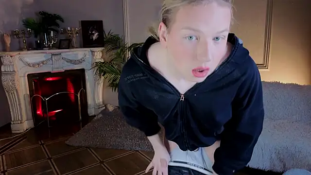 Snapshot of Jes_Solar chatting on November 14, 2025, 10:02 pm Jes Solar online show from November 14, 2025, 10:02 pm