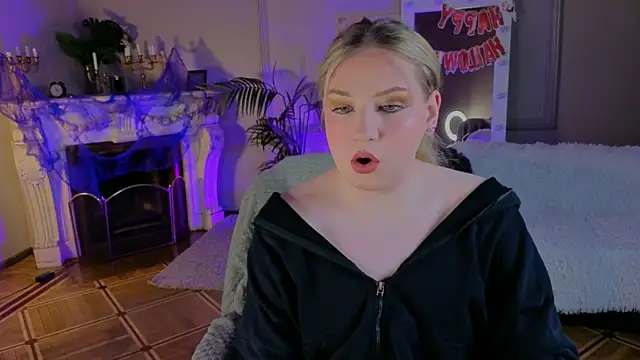 Snapshot of Jes_Solar chatting on October 19, 2025, 7:27 pm Jes Solar online show from October 19, 2025, 7:27 pm