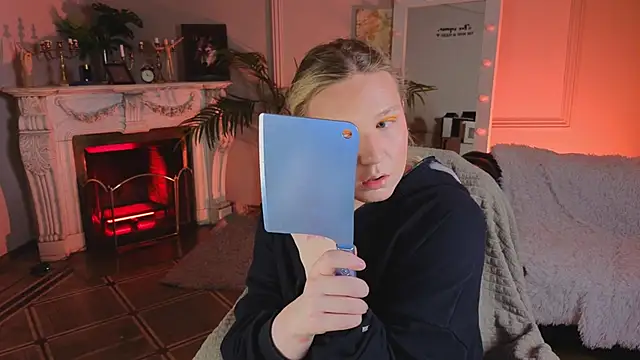 Jes Solar online show from November 30, 2025, 6:19 pm