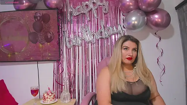 Snapshot of mailyn_baker chatting on September 26, 2025, 1:45 am mailyn baker online show from September 26, 2025, 1:45 am