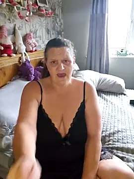 MissQueenBeex online show from December 18, 2025, 11:03 am