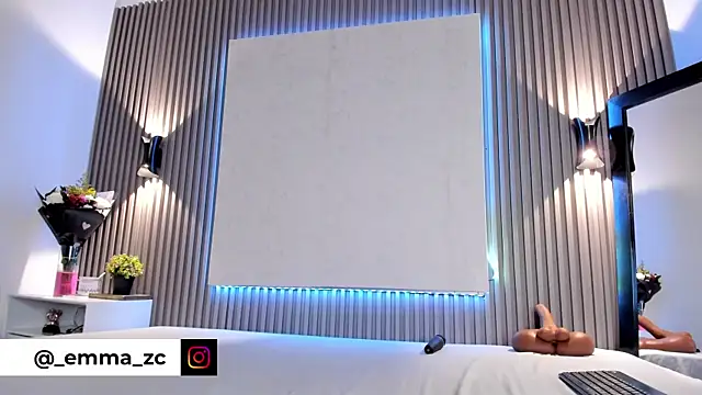 Emmazc  online show from October 15, 2025, 8:17 pm