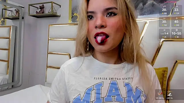 Snapshot of NalaRosse chatting on November 15, 2025, 3:10 am NalaRosse online show from November 15, 2025, 3:10 am