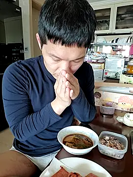 woonee827372 online show from November 28, 2025, 4:12 am