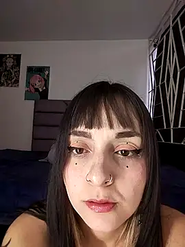 KARINNA  RAVEN online show from April 7, 2026, 10:55 pm