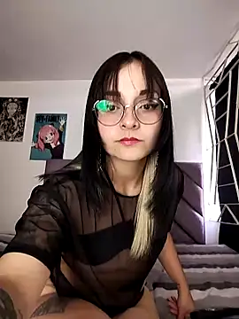 KARINNA  RAVEN online show from March 14, 2026, 11:00 pm