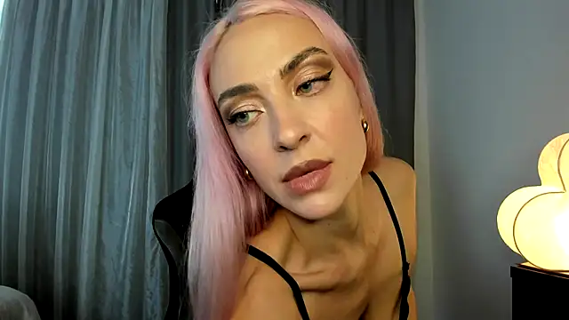 Snapshot of _Miss_Valentina_ chatting on October 15, 2025, 7:38 am Miss Valentina online show from October 15, 2025, 7:38 am