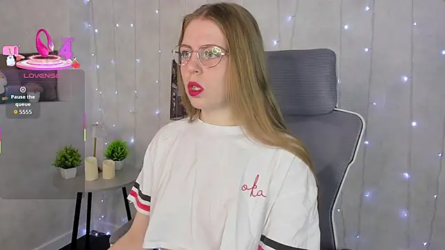 Joann Shermann online show from February 10, 2026, 1:15 am