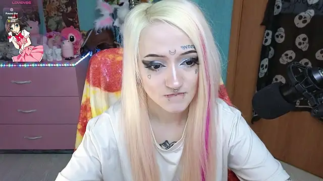 Manuela unicorn online show from March 12, 2026, 3:45 am