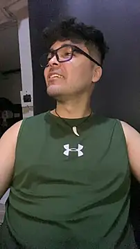 Freakydrag online show from November 18, 2025, 4:05 am