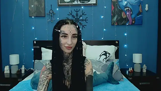 Snapshot of Velvetbat chatting on May 4, 2026, 7:11 am Velvetbat online show from May 4, 2026, 7:11 am