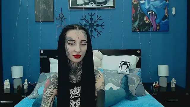 Snapshot of Velvetbat chatting on May 10, 2026, 7:01 am Velvetbat online show from May 10, 2026, 7:01 am