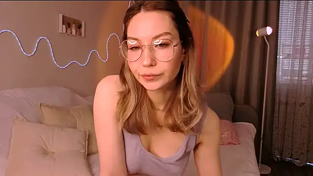 Lilo Sims online show from October 8, 2025, 3:41 am