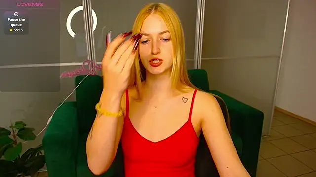 MirandaMayers online show from September 26, 2025, 8:27 pm