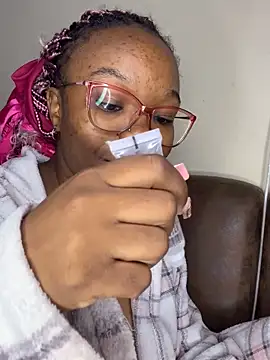 Snapshot of YummyMelanin117 chatting on May 19, 2026, 3:24 am YummyMelanin117 online show from May 19, 2026, 3:24 am