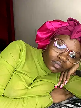 Snapshot of YummyMelanin117 chatting on November 17, 2025, 8:13 pm YummyMelanin117 online show from November 17, 2025, 8:13 pm