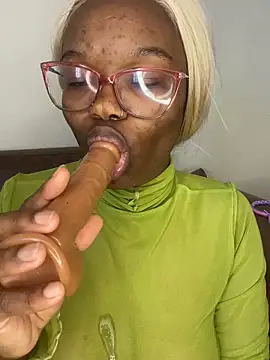 YummyMelanin117 online show from February 26, 2026, 2:39 pm