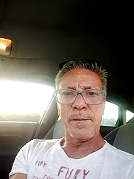 Snapshot of Deddyitalia3 chatting on June 17, 2026, 5:56 pm Deddyitalia3 online show from June 17, 2026, 5:56 pm