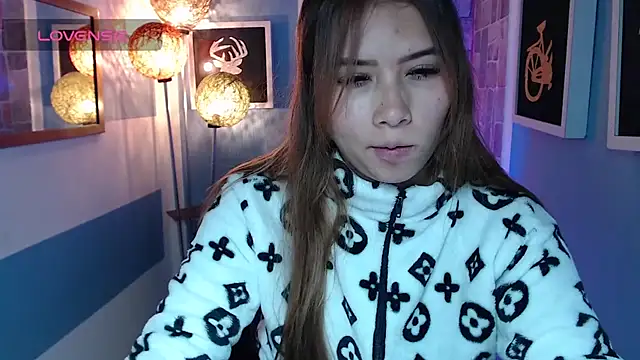 Fiorellaa delsd online show from November 6, 2025, 3:05 pm