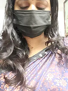 aparna99 online show from September 18, 2025, 7:39 pm