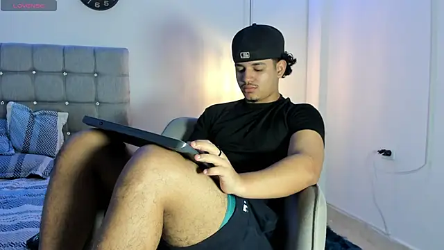 samxx muscle online show from October 15, 2025, 1:41 pm