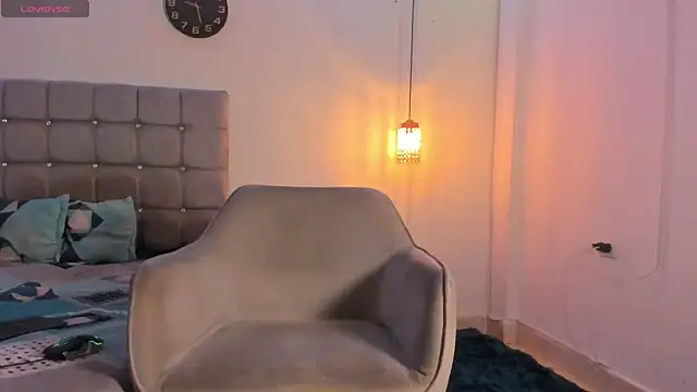 samxx muscle online show from November 29, 2025, 1:11 pm