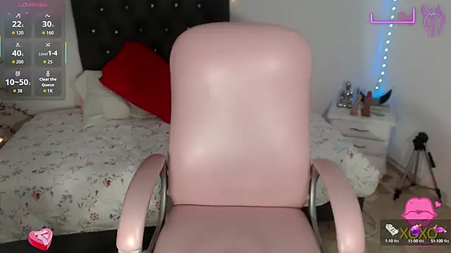 kitty girl   online show from October 1, 2025, 7:51 pm