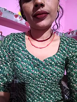 Eshna Dabral online show from November 5, 2025, 3:37 pm