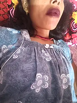 Eshna Dabral online show from October 25, 2025, 3:06 am