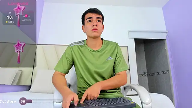 Hotboy21  online show from January 17, 2026, 4:38 am